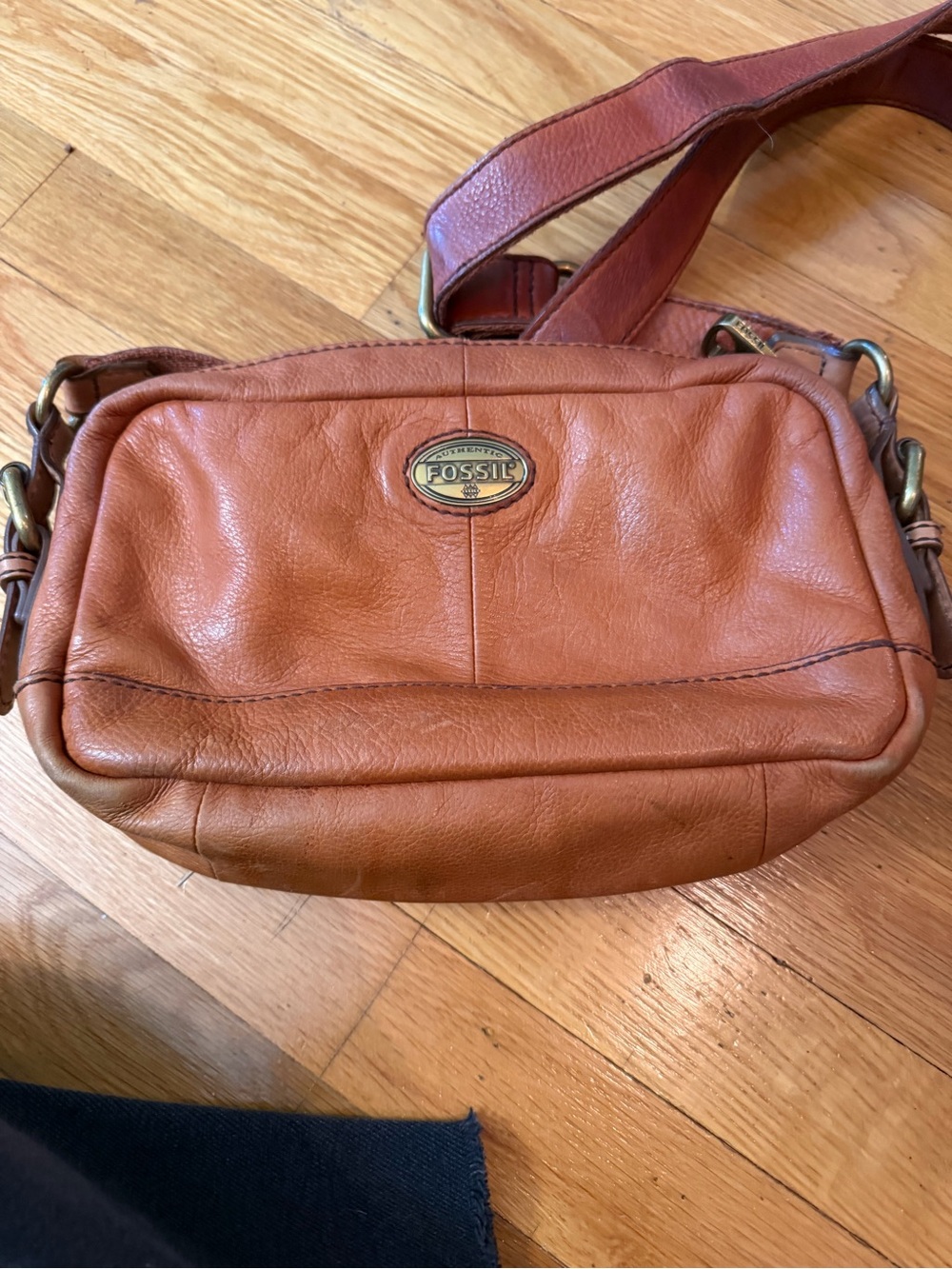 Vintage Fossil crossbody camera bag - Picture 2 of 5